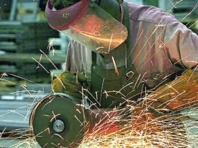 Senado aprueba reducción de jornada laboral a 40 horas semanales hasta 2030