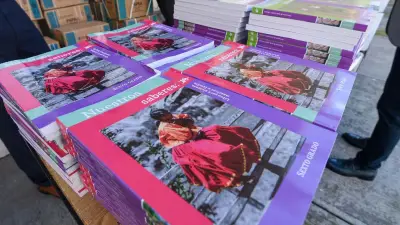 Sheinbaum afirma que libros de texto no cambiarán pese a destitución de Marx Arriaga