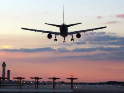 Sheinbaum niega información sobre drones de cárteles tras cierre en aeropuerto de El Paso