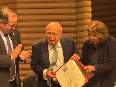 UNAM rinde homenaje a Gerardo Estrada y analiza su obra sobre el 68