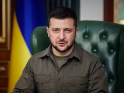 Zelenski califica de 'locura' ceder Donbás a Rusia para lograr la paz