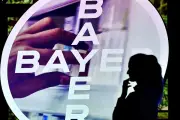 Acciones de Bayer se desploman hasta 12% tras acuerdo millonario por herbicida Roundup