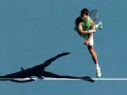 Alcaraz alcanza su victoria 150 en dura tras debut triunfal en Doha 2026