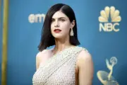 Alexandra Daddario confirma oficialmente su divorcio tras un año de separación