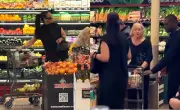 Anciana confunde carrito de supermercado con el de Rihanna; reacción de la cantante se viraliza en redes