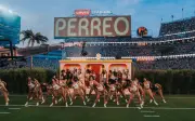Bad Bunny convierte el Super Bowl LX en una fiesta puertorriqueña con 'La Casita' y estrellas invitadas