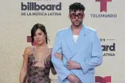 Bad Bunny Revive su Romance con Gabriela Berlingeri en Escena