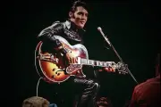 Baz Luhrmann explora la faceta humana de Elvis Presley en su nueva película