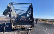Bloqueos en Jalisco Persisten Tras Captura de 'El Mencho': Camiones Quemados Paralizan Carreteras