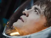 Bong Joon-ho regresa con 'Mickey 17', una sátira oscura sobre clonación y capitalismo