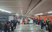 Caos en el Metro CDMX: Usuarios reportan fallas masivas en 7 líneas con retrasos y aglomeraciones