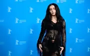 Charli XCX deslumbra en la Berlinale con su falso documental 'The Moment'