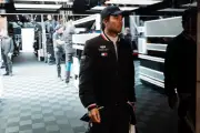 Checo Pérez Estrena su Cadillac en Sakhir con un Rendimiento Sólido
