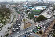 Cierre vial en Constitución genera caos y afecta movilidad en la capital
