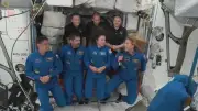 Crew-12 llega a la ISS tras evacuación médica, asegurando presencia humana en el espacio