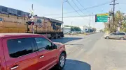 Cruces de tren en Monterrey generan terror y caos vial para conductores