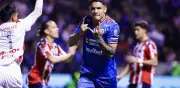 Cruz Azul derrota a Chivas y rompe su invicto en un partidazo de Liga MX