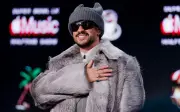 De cajero a ícono global: Bad Bunny hace historia en el Super Bowl LX con show en español