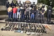 Detienen a 15 sujetos con arsenal y drogas en operativo en Chiapas