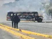 Detienen a dos implicados en quema de 14 vehículos en Oaxaca tras ola de violencia