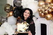 Diana Cantú de Muñoz Celebra su Cumpleaños en Reunión Familiar y con Amigos