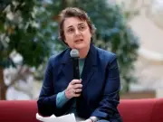 Dimite presidenta del Louvre tras robo y crisis: 'Estaba para recibir los golpes'