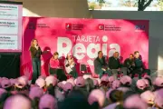 Distribuyen más de 1,500 tarjetas Regia Plus para apoyar a adultos mayores en Nuevo León