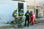 Flamazo en Monterrey deja seis lesionados, bomberos controlan incendio en taller