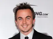 Frankie Muniz brilla en La Mole Convention 30 con estrellas de Smallville