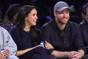 Harry y Meghan asisten a partido de la NBA en medio de su nueva vida en Estados Unidos