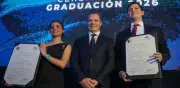 Hospital Ángeles celebra graduación de residentes y otorga becas de excelencia médica