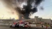 Incendio en fábrica de pegamentos en León moviliza emergencias y provoca evacuaciones