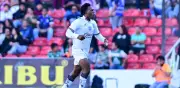Jhojan Julio lidera la primera victoria de Querétaro en el Clausura ante León