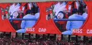 Kiss Cam delata a pareja infiel en el Clásico de la 57 de Liga MX en San Valentín