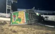 Liberan carretera a Nogales tras casi tres horas por volcadura de tráiler en Jalisco