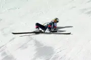 Lindsey Vonn sufre caída en competencia y es evacuada en helicóptero