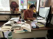 Marx Arriaga abandona la SEP tras cuatro días atrincherado y firma 105 plazas antes de su salida