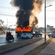 Michoacán: Al menos 20 narcobloqueos en límites con Jalisco y Colima generan caos
