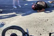 Motociclista sufre accidente al colisionar con automóvil en Escobedo, Nuevo León