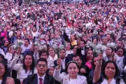 Más de 2,000 parejas unen sus vidas en histórica boda masiva en México