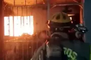 Mujer fallece en incendio de vivienda en Monterrey; investigan causas del siniestro