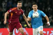 Napoli y Roma empatan en Serie A, manteniéndose en zona de Champions