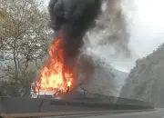 Ola de Narcobloqueos en Veracruz: Incendian Tráileres y Bloquean Carreteras en Múltiples Regiones