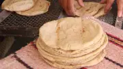 Precio del kilo de tortilla alcanza los 27 pesos por inseguridad y extorsión