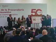 Profeco celebra 50 años de protección al consumidor con ceremonia en Los Pinos