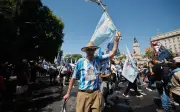 Protestas Masivas en Buenos Aires Contra la Reforma Laboral de Milei