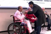 Reconocen labor de presidente de fundación contra cáncer de mama en México