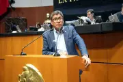 Saúl Monreal busca guía divina ante desafíos políticos y judiciales