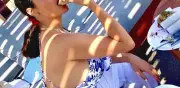 Salma Hayek disfruta vacaciones en Los Cabos con sensual bikini azul