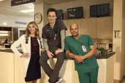 Scrubs regresa con nostalgia y humor: la serie médica que marcó una generación